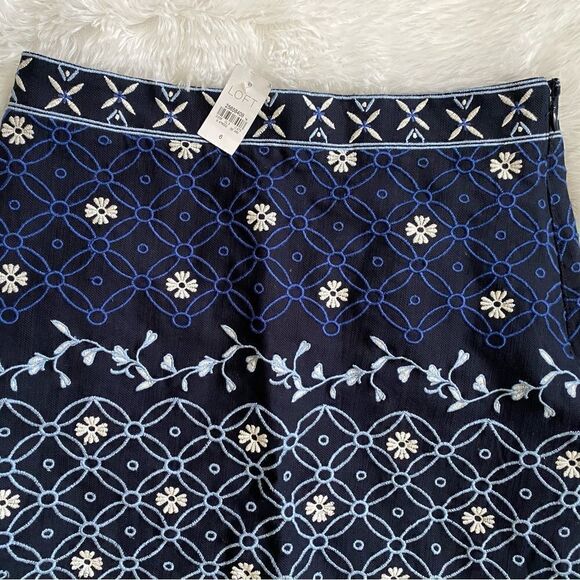 Loft Skirt Floral Embroidered Lined Blue Side Zip Short Career Wear NEW Size 6 - Picture 3 of 11